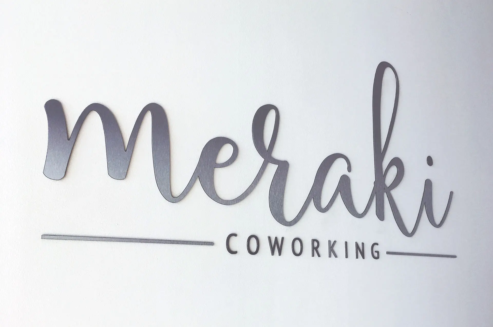 Proyecto integral de rotulación en MERAKI COWORKING Gavà